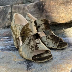 Cabi | Velvet Peep Toe Block Heel | 7M
